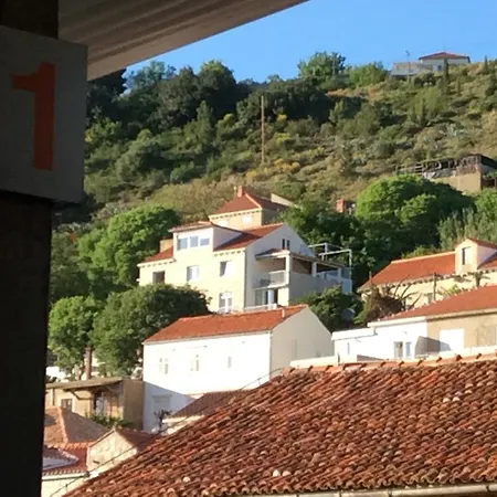 Pensjonat Main Bus Terminal 3*